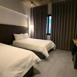 르네상스 2*, 제주 대한민국